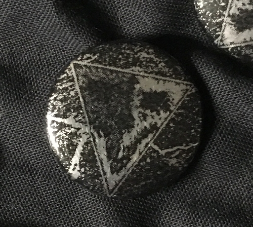 Voidfiller, triangle silver - pin